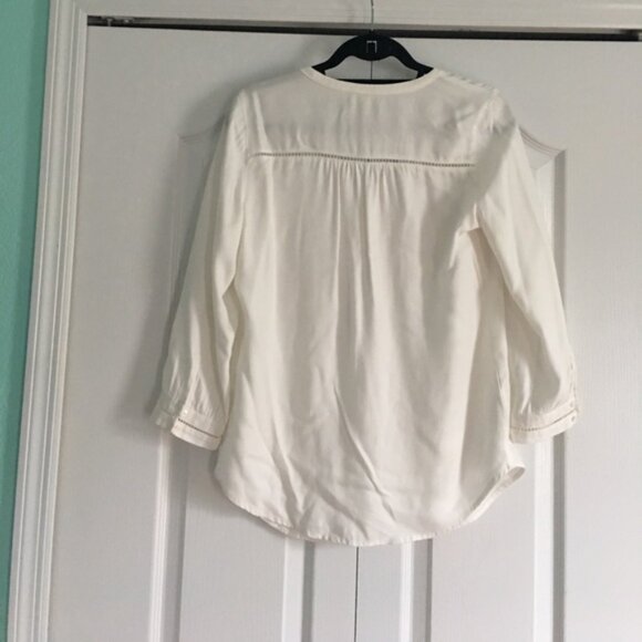 Soft Joie Ivory V Neck Top - Picture 2 of 3